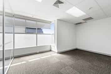 Must be Sold – Vacant Office + 5 Parks