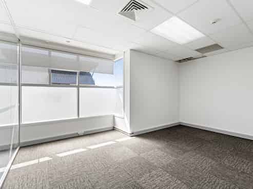 City Fringe Commercial Office Space with Carparking!