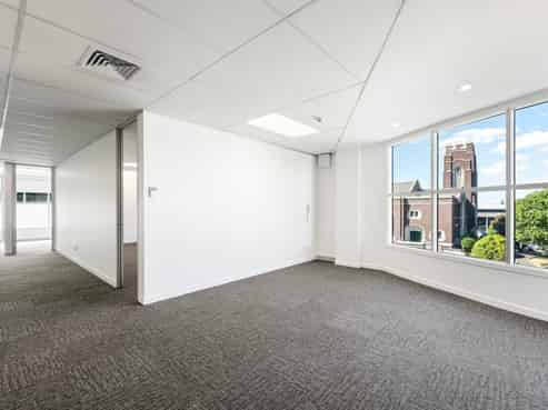 City Fringe Commercial Office Space with Carparking!