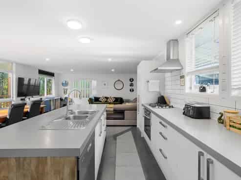2/19 Kotare Street, Hilltop