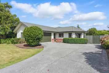 34 Strachan Way, Highbury
