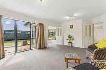 34 Strachan Way, Highbury