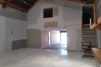 LEASE - Smart, High Profile Workshop & Offices