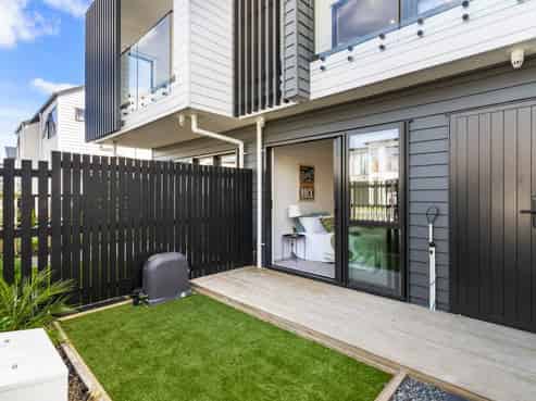 7B Coast Garden Drive, Hobsonville