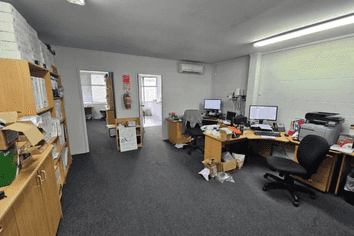 Wairau Valley Warehouse 331sqm +