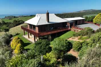 61 Tinico Road, Kaka Point