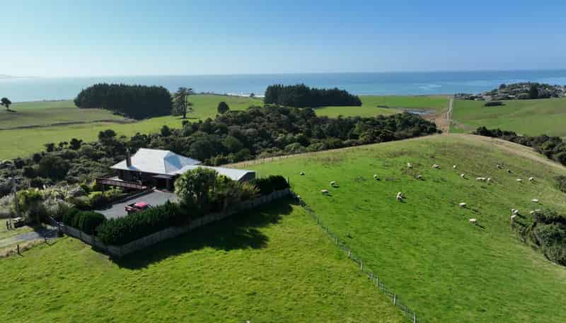 61 Tinico Road, Kaka Point