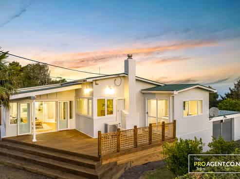 76 Victory Road, Laingholm