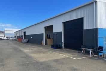 Port Nelson Warehouse / Workshop
