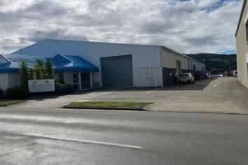 Port Nelson Warehouse / Workshop