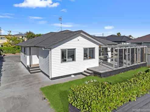 15 Buckingham Place, Springvale