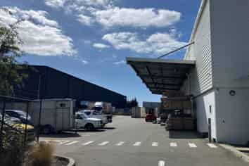 High Stud Warehouse Next to The Airport