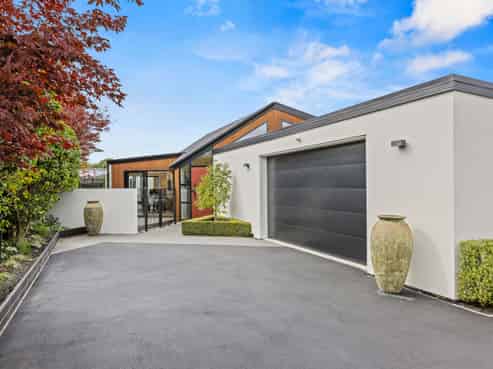 15 Saint Andrews Square, Strowan