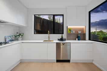 3/1 Montana Avenue, Murrays Bay