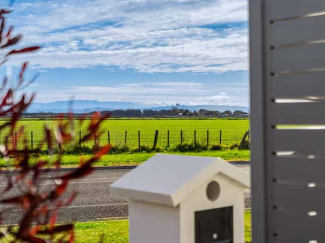 102 Eriksen Road, Te Awa