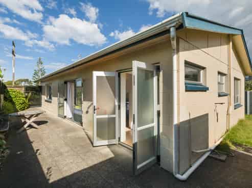 49 Beach Road, Waihi Beach