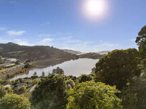 33 District Road, Roseneath