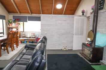 410B Richmond Street, Thames