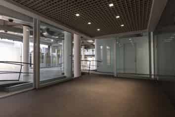 ROAD FRONT HIGH END SHOWROOM