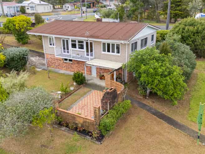 551-561 West Coast Road, Oratia