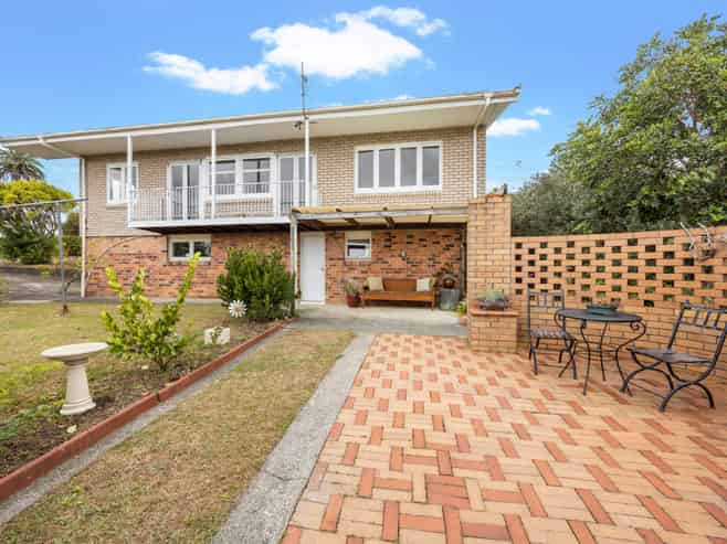 551-561 West Coast Road, Oratia