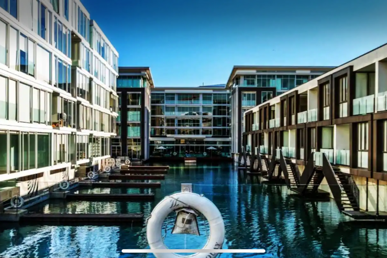 Viaduct CBD haven at Wynyard - Meer