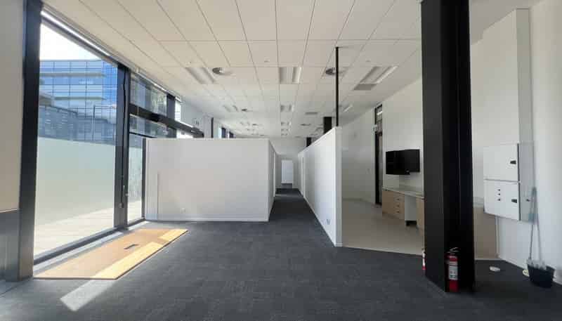Ground/6 Leonard Isitt Drive, Mangere