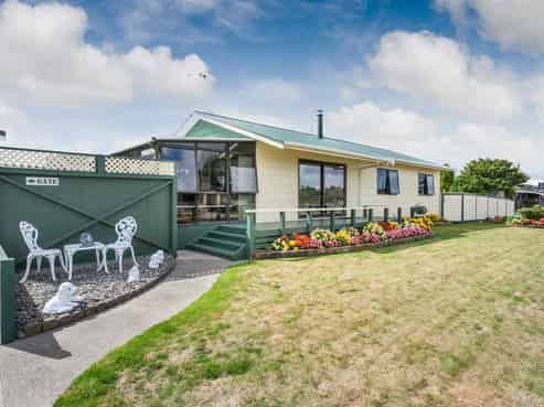  1A Oldfield Place, Bulls