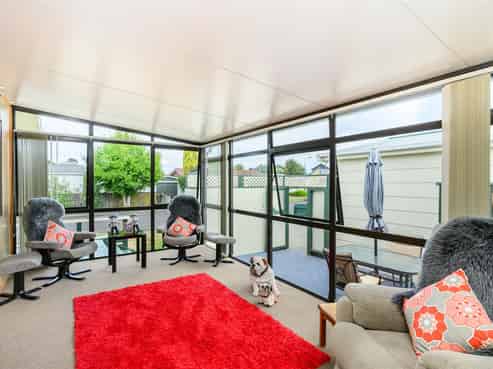  1A Oldfield Place, Bulls