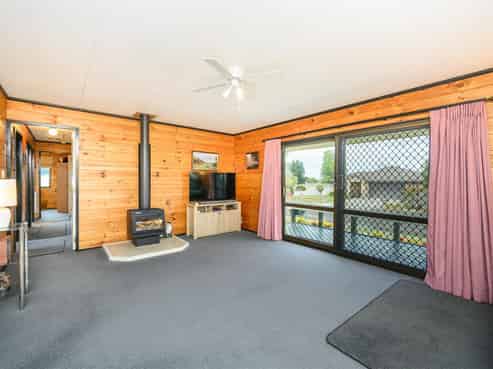  1A Oldfield Place, Bulls