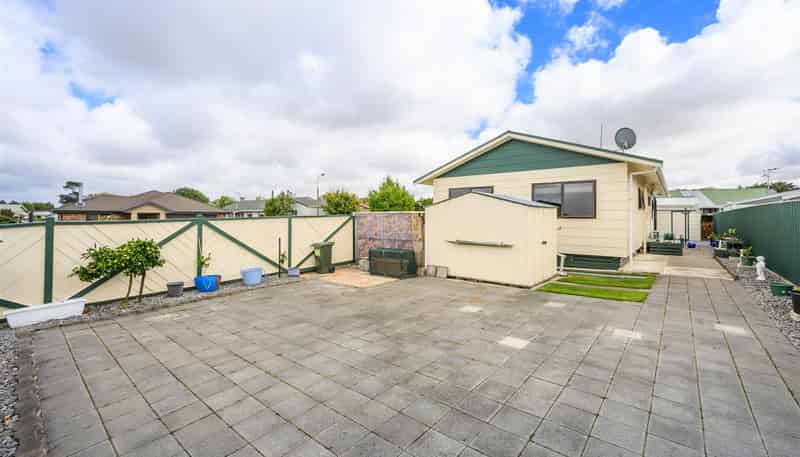  1A Oldfield Place, Bulls