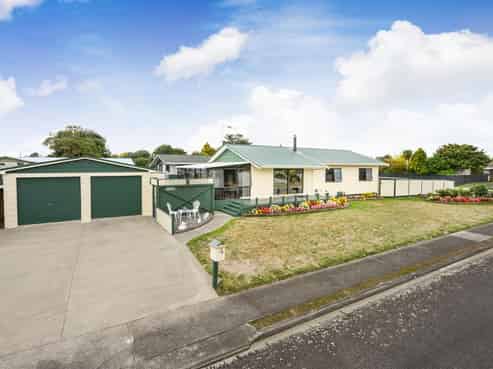  1A Oldfield Place, Bulls