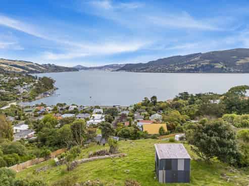51 Wharfdale Street, Macandrew Bay