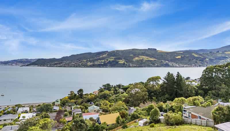 51 Wharfdale Street, Macandrew Bay