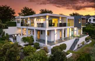 7 Golf View Close, Fairhall