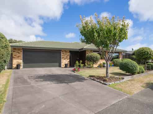 20 Cranbrook Grove, Waikanae