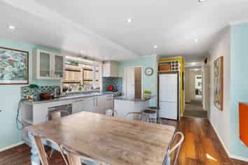 42 Poplar Avenue, Raumati South