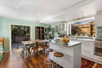 42 Poplar Avenue, Raumati South