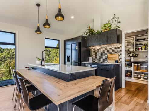 105 Redvale Road, Redwood Valley