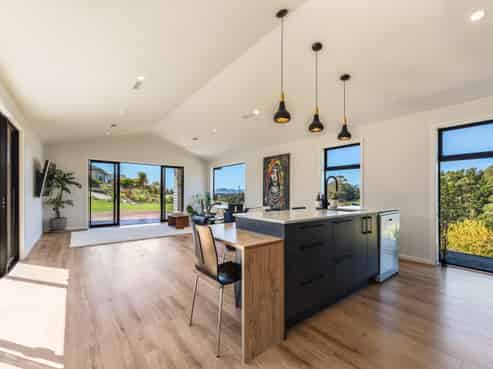 105 Redvale Road, Redwood Valley