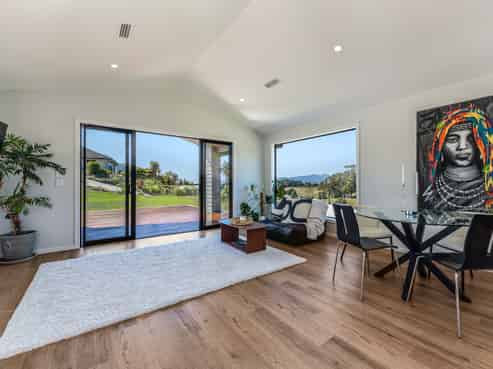 105 Redvale Road, Redwood Valley
