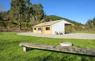 542 Tadmor-Glenhope Road, Tadmor