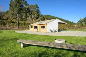 542 Tadmor-Glenhope Road, Tadmor