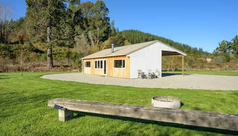 542 Tadmor-Glenhope Road, Tadmor