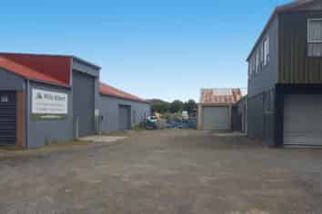 Tidy Raumati Lock-Up