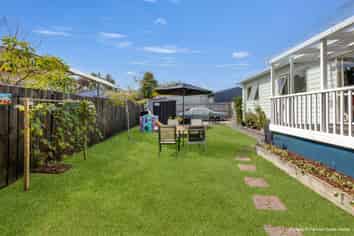2/137 Awaroa Road, Helensville