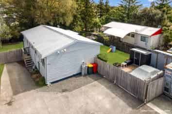 2/137 Awaroa Road, Helensville