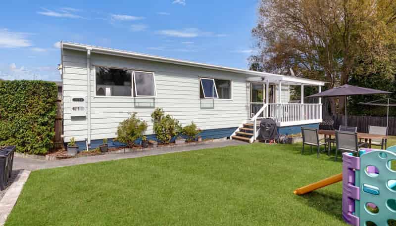 2/137 Awaroa Road, Helensville