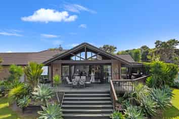 68 Omana Avenue Shelly Beach, Helensville