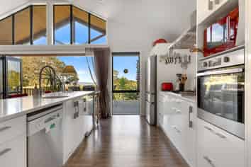 68 Omana Avenue Shelly Beach, Helensville